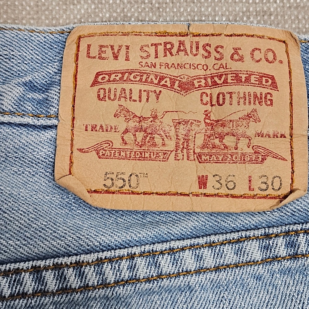 Levi's 550 Relaxed Fit Men 36x30 Light Blue Denim Tapered Leg Jeans Vintage Y2K - Picture 3 of 13